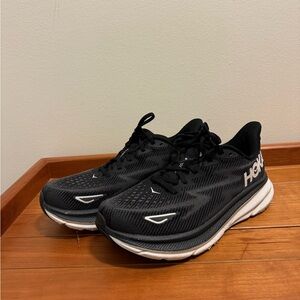 Hoka Clifton 9 Sneakers